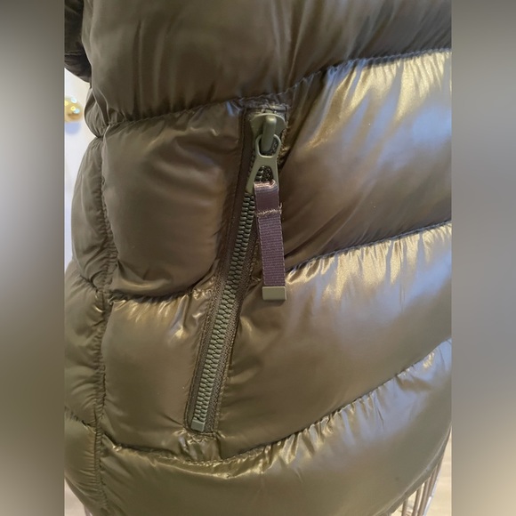 Green Gap puffer vest - Picture 2 of 9